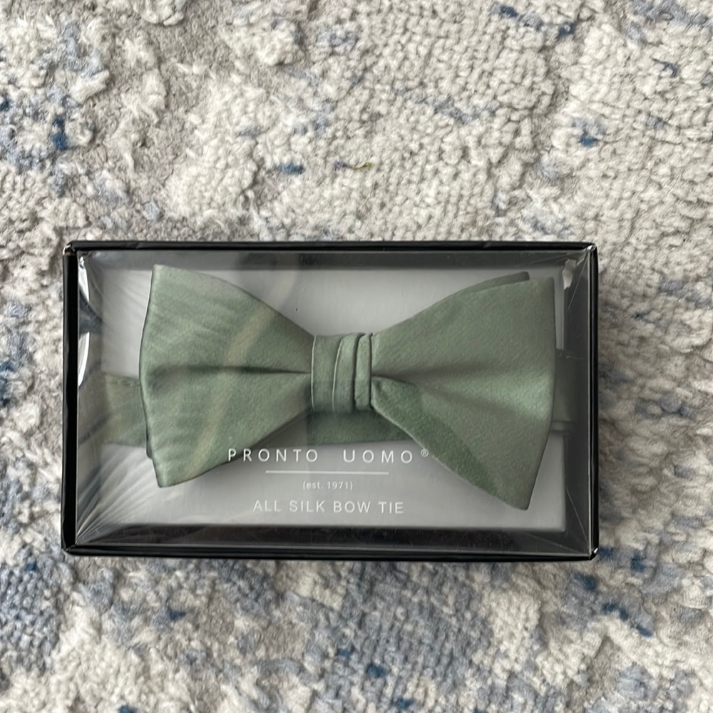 Pronto Uomo Silk Bow Tie • NWT
